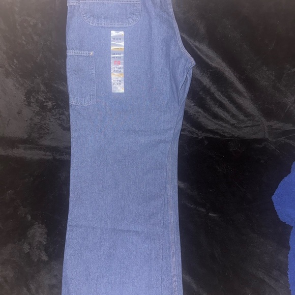 Flame resistant force rugged relaxed fit utility jeans - Picture 5 of 7